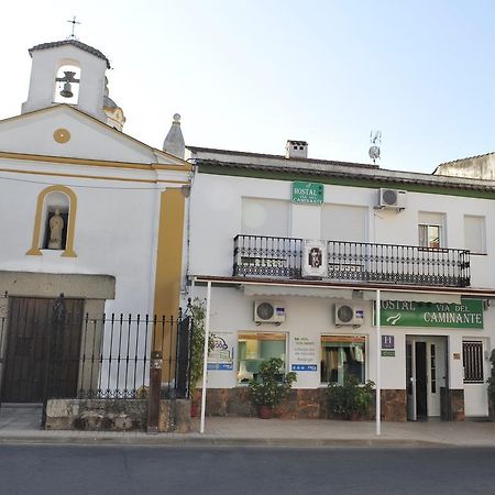 Hostal Via Del Caminante Madrigalejo Bagian luar foto