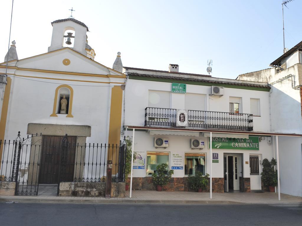 Hostal Via Del Caminante Madrigalejo Bagian luar foto