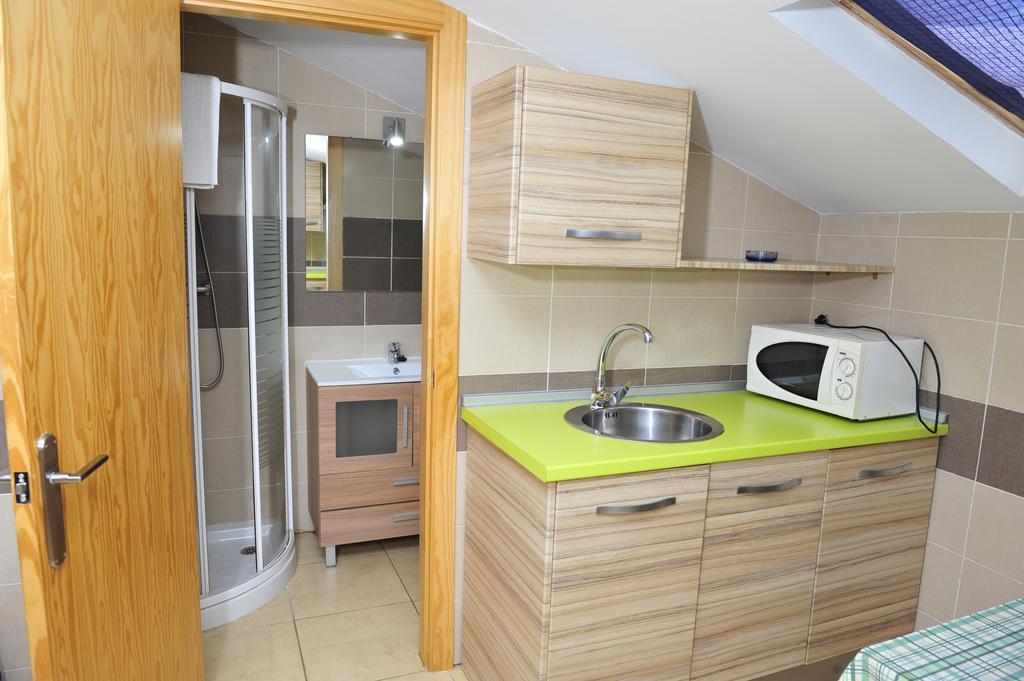 Hostal Via Del Caminante Madrigalejo Bagian luar foto